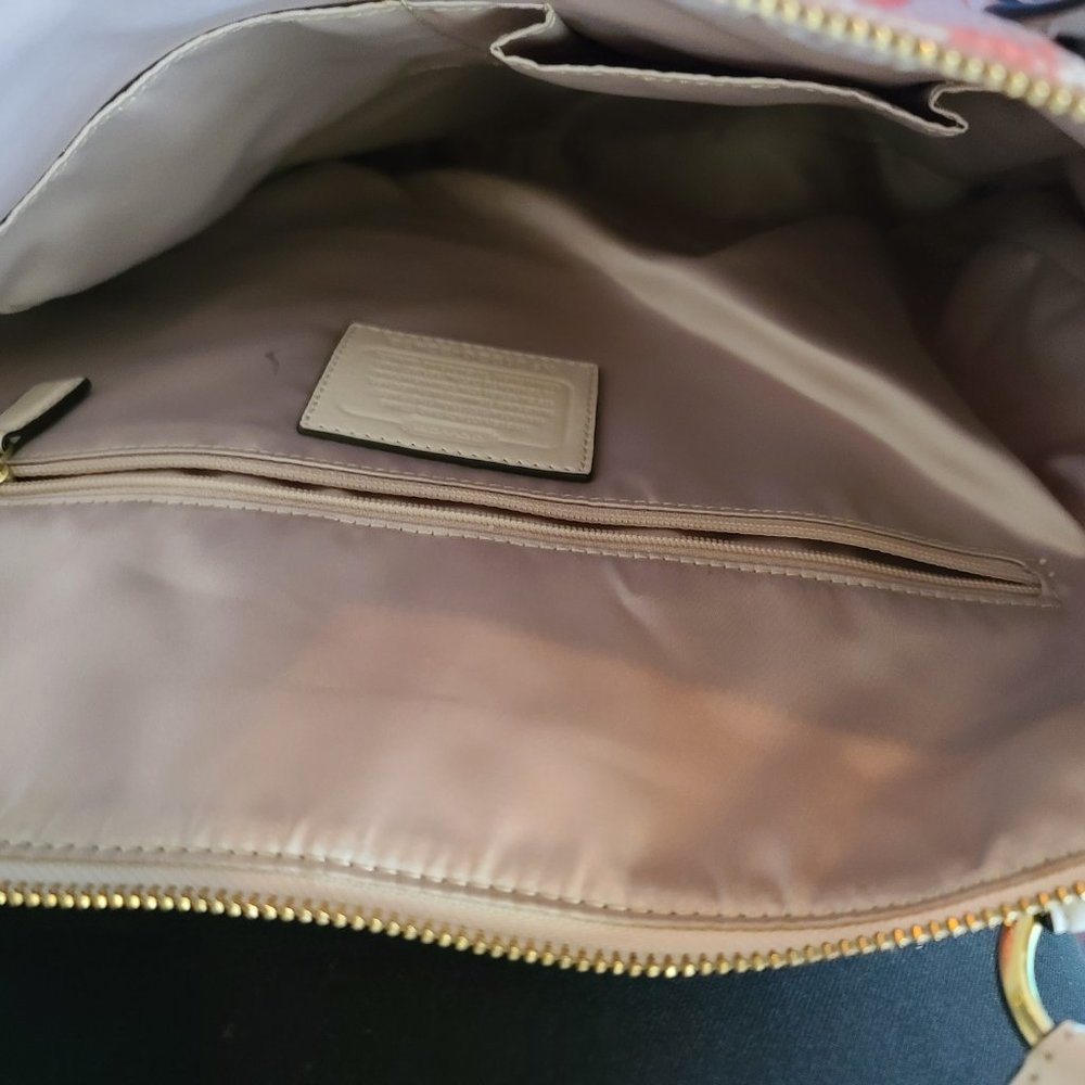Handbag - Picture 3 of 3